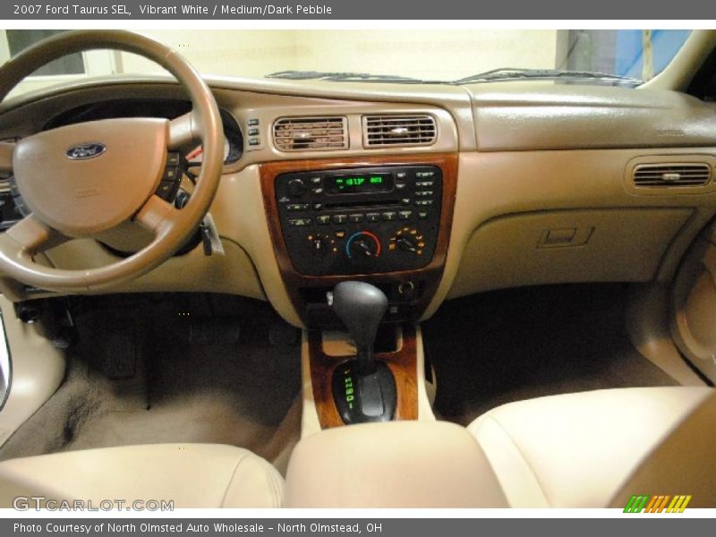 Vibrant White / Medium/Dark Pebble 2007 Ford Taurus SEL