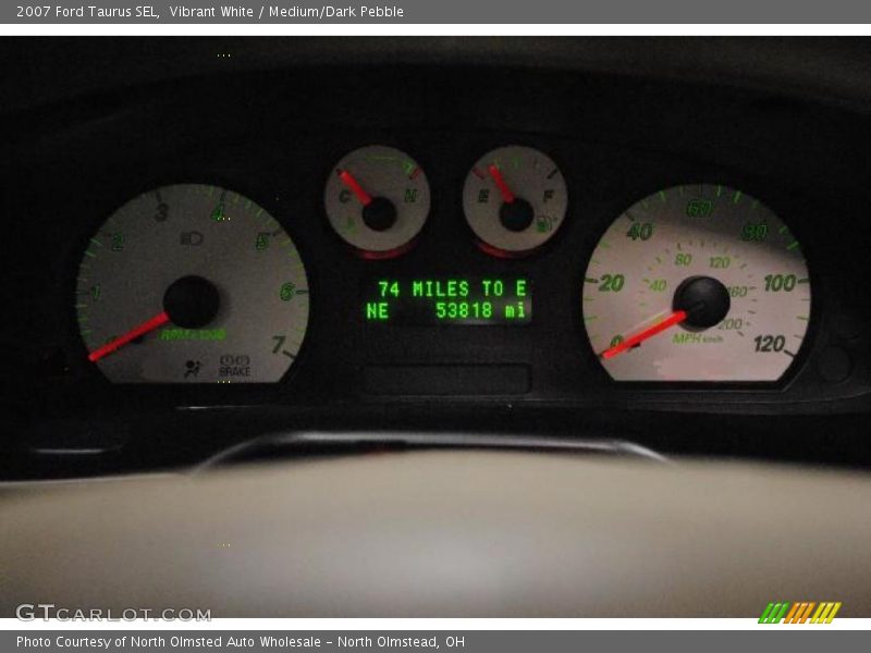 Vibrant White / Medium/Dark Pebble 2007 Ford Taurus SEL