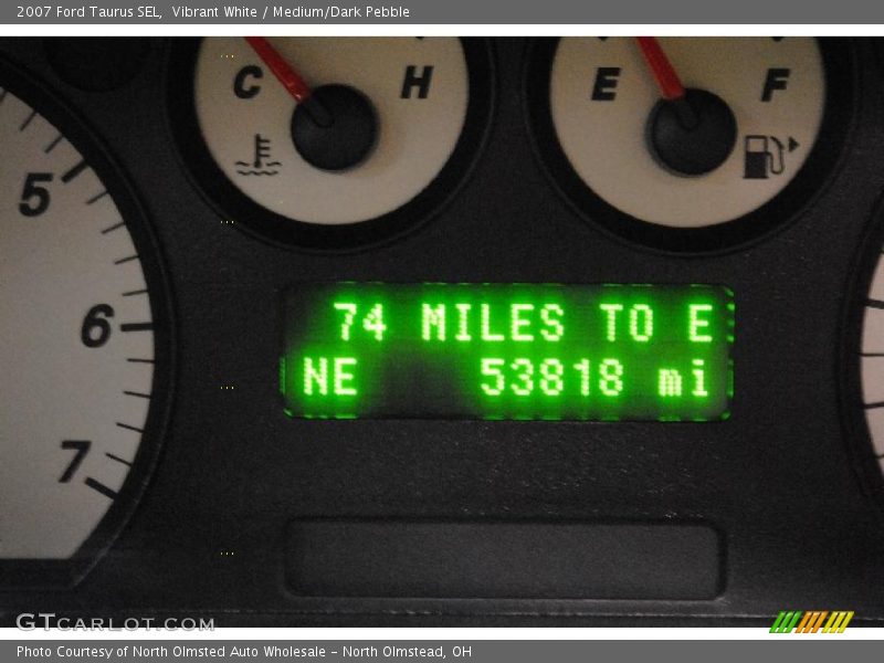 Vibrant White / Medium/Dark Pebble 2007 Ford Taurus SEL