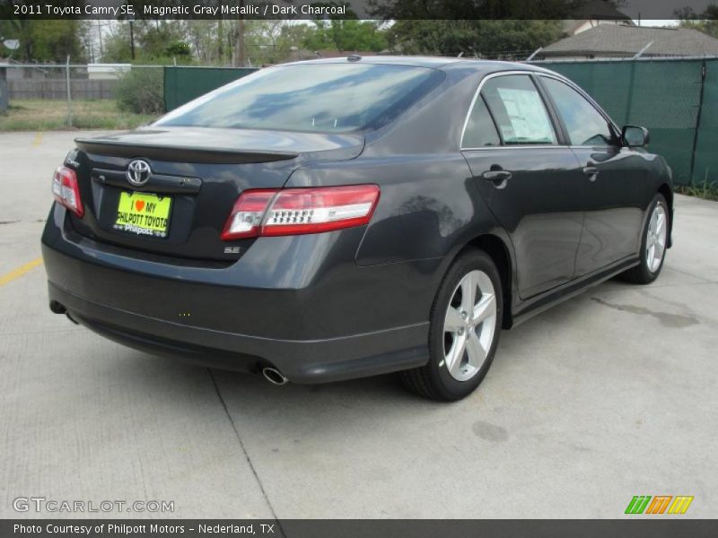 Magnetic Gray Metallic / Dark Charcoal 2011 Toyota Camry SE