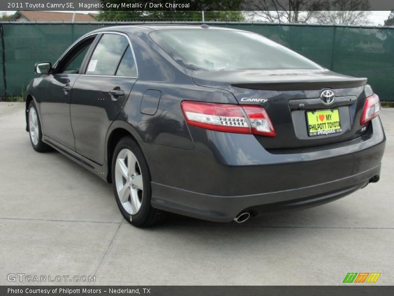 Magnetic Gray Metallic / Dark Charcoal 2011 Toyota Camry SE