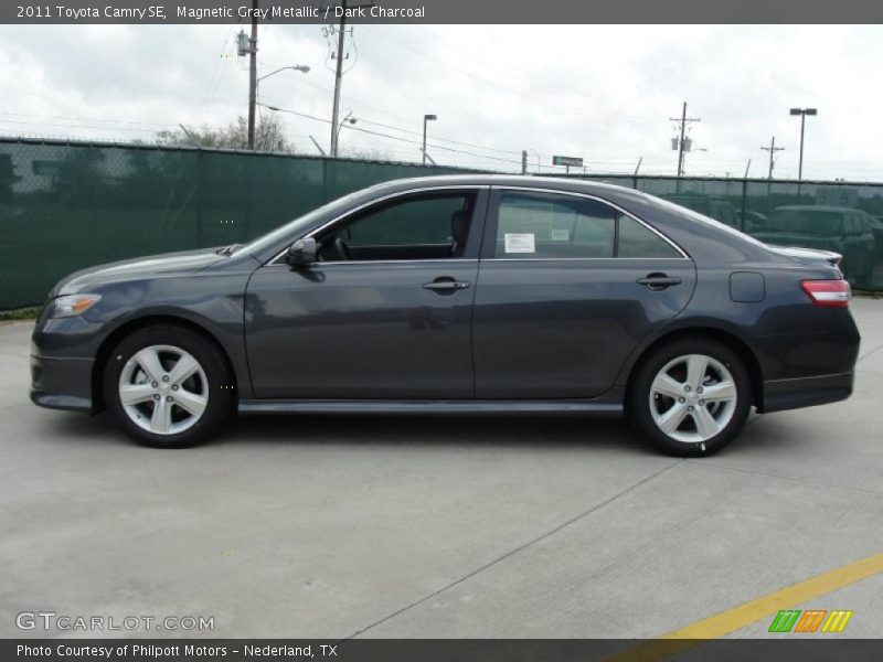 Magnetic Gray Metallic / Dark Charcoal 2011 Toyota Camry SE