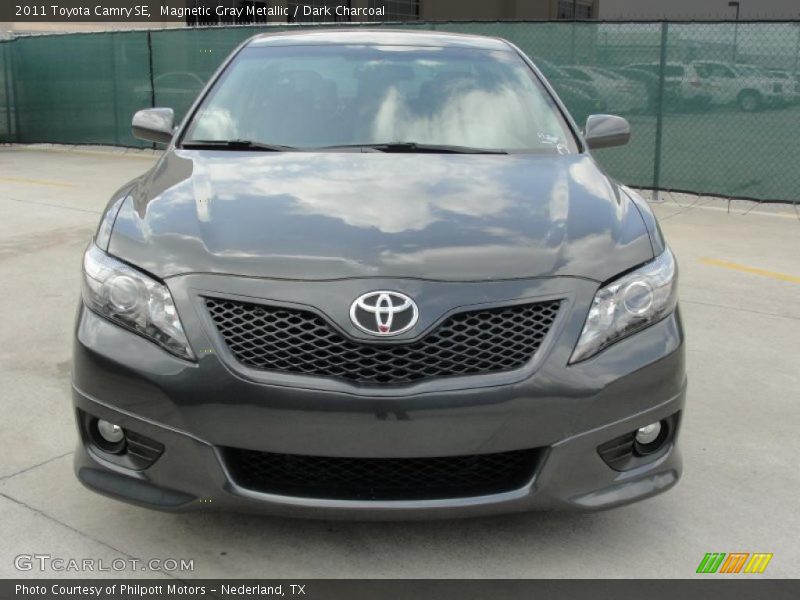 Magnetic Gray Metallic / Dark Charcoal 2011 Toyota Camry SE