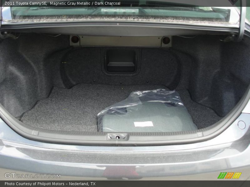 Magnetic Gray Metallic / Dark Charcoal 2011 Toyota Camry SE