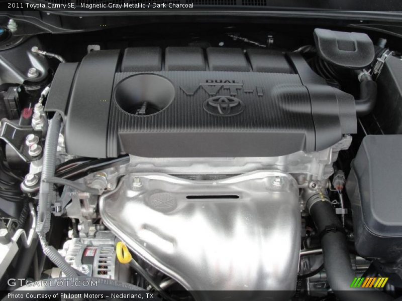 Magnetic Gray Metallic / Dark Charcoal 2011 Toyota Camry SE