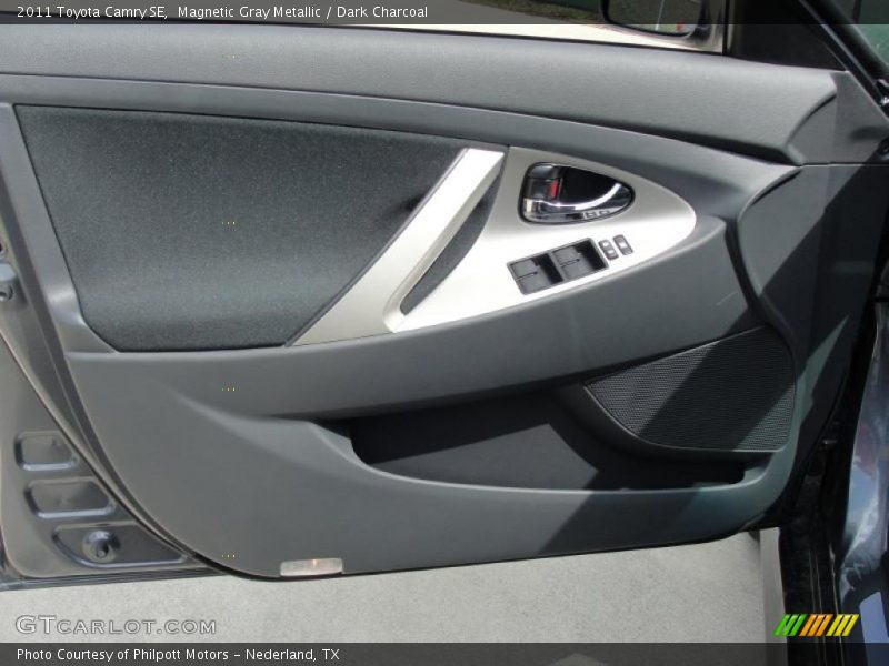 Magnetic Gray Metallic / Dark Charcoal 2011 Toyota Camry SE