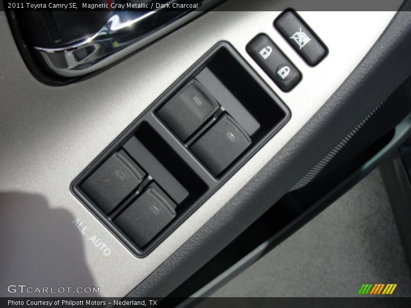 Magnetic Gray Metallic / Dark Charcoal 2011 Toyota Camry SE