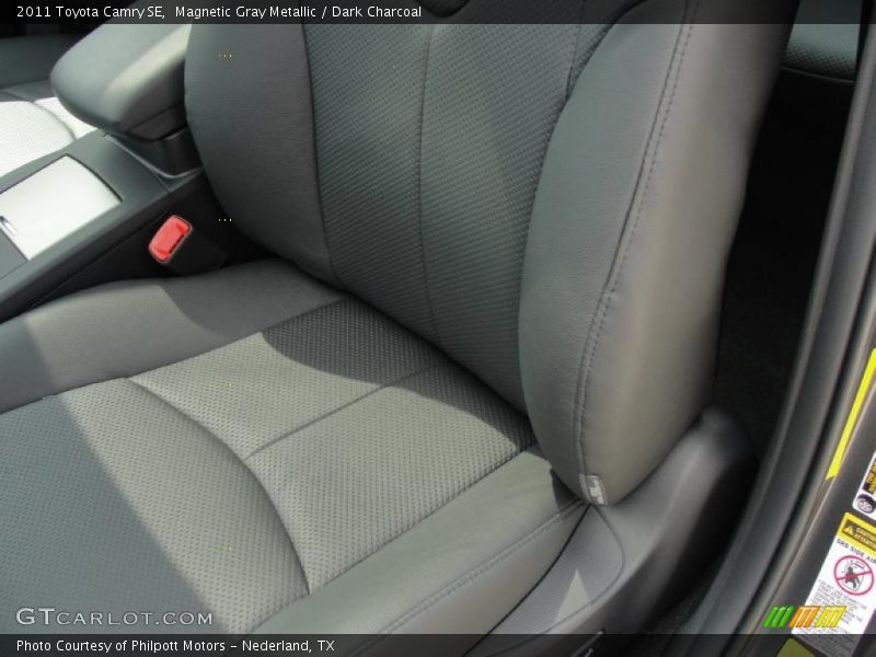 Magnetic Gray Metallic / Dark Charcoal 2011 Toyota Camry SE