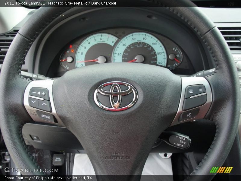 Magnetic Gray Metallic / Dark Charcoal 2011 Toyota Camry SE