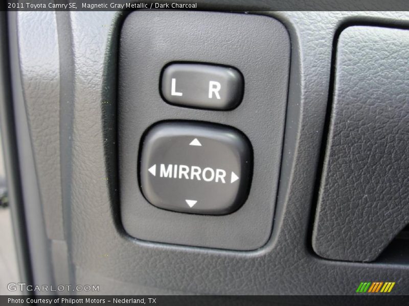 Magnetic Gray Metallic / Dark Charcoal 2011 Toyota Camry SE