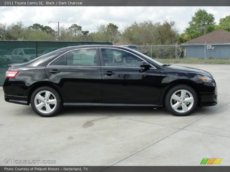 Black / Dark Charcoal 2011 Toyota Camry SE