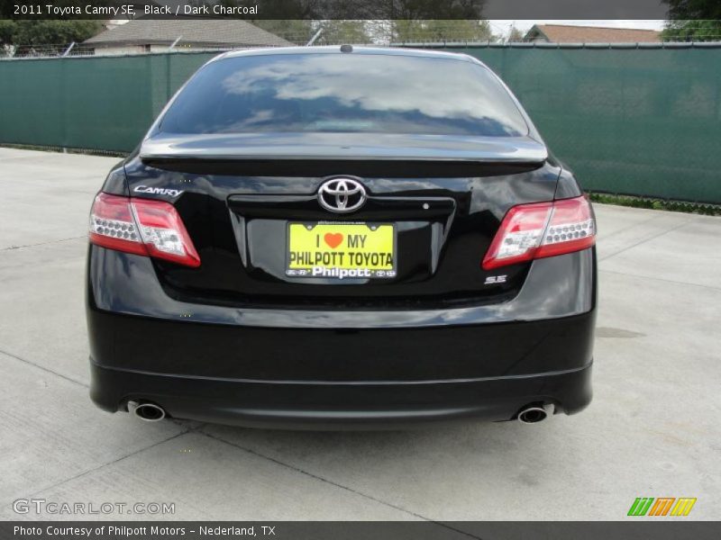 Black / Dark Charcoal 2011 Toyota Camry SE