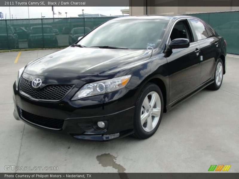 Black / Dark Charcoal 2011 Toyota Camry SE