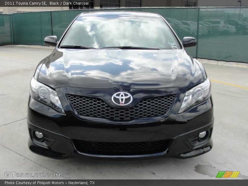 Black / Dark Charcoal 2011 Toyota Camry SE