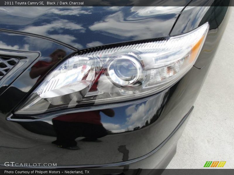 Black / Dark Charcoal 2011 Toyota Camry SE