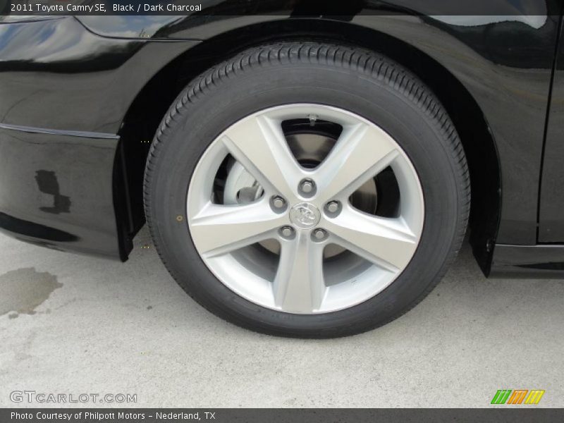 Black / Dark Charcoal 2011 Toyota Camry SE