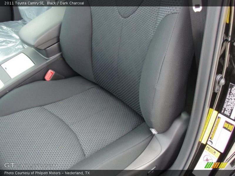 Black / Dark Charcoal 2011 Toyota Camry SE