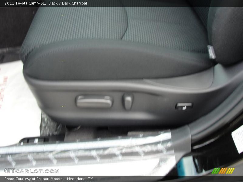 Black / Dark Charcoal 2011 Toyota Camry SE