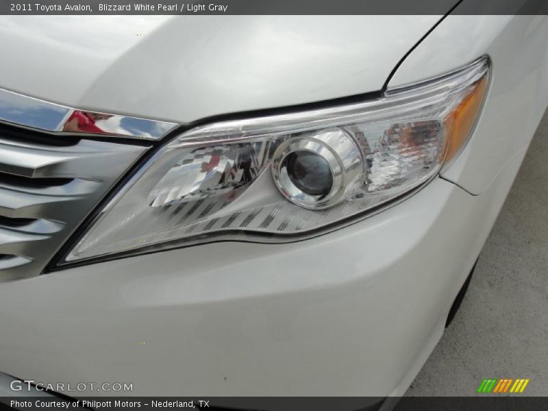 Blizzard White Pearl / Light Gray 2011 Toyota Avalon