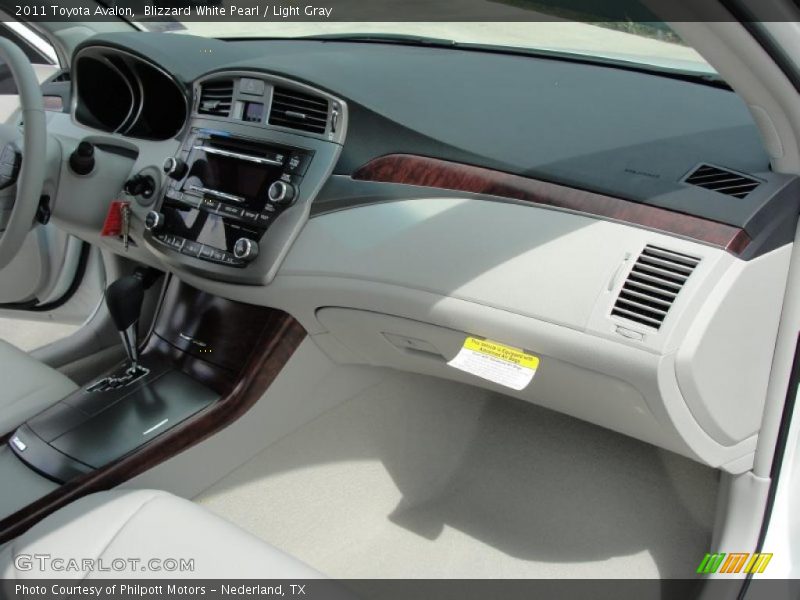 Blizzard White Pearl / Light Gray 2011 Toyota Avalon