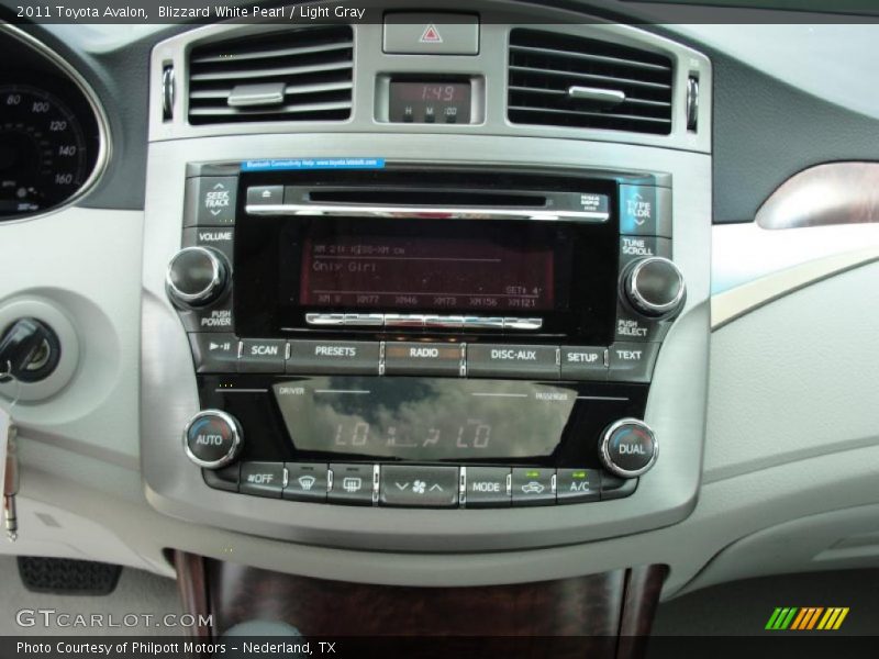 Blizzard White Pearl / Light Gray 2011 Toyota Avalon
