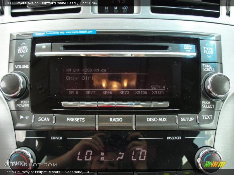 Blizzard White Pearl / Light Gray 2011 Toyota Avalon