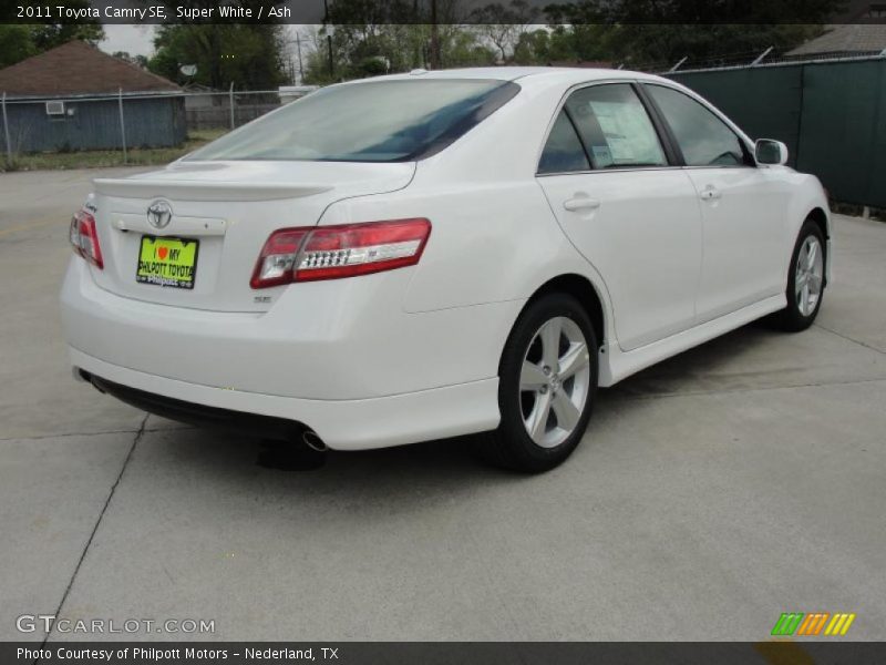 Super White / Ash 2011 Toyota Camry SE