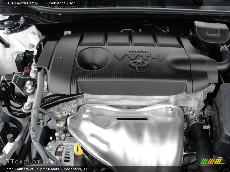 Super White / Ash 2011 Toyota Camry SE