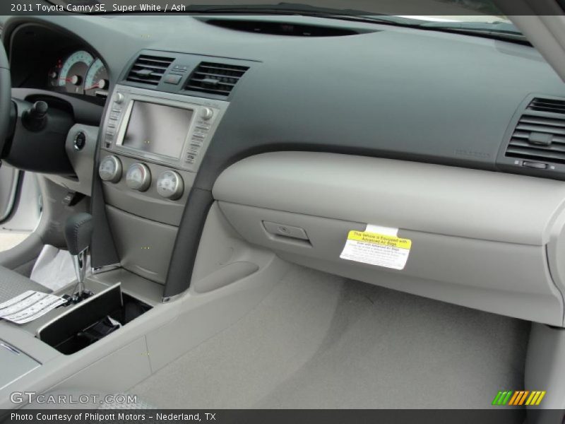 Super White / Ash 2011 Toyota Camry SE