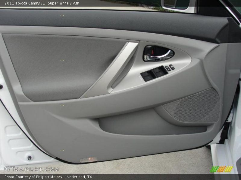 Super White / Ash 2011 Toyota Camry SE