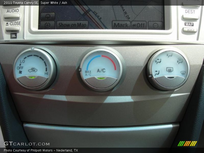 Super White / Ash 2011 Toyota Camry SE