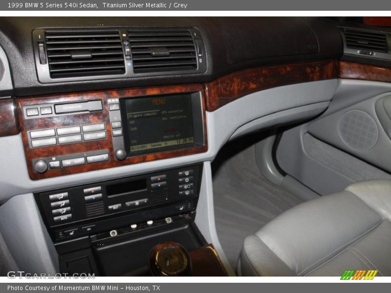 Controls of 1999 5 Series 540i Sedan