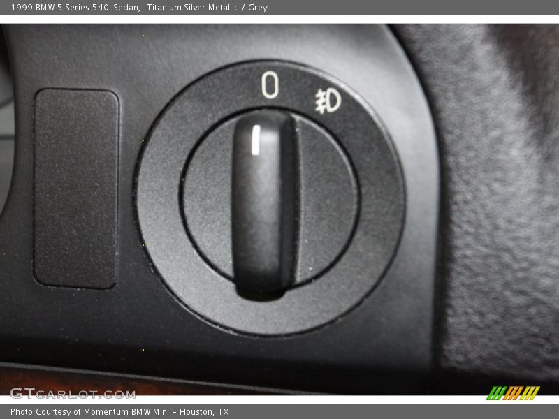 Controls of 1999 5 Series 540i Sedan