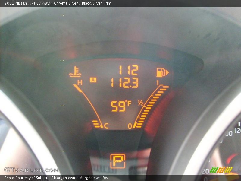Chrome Silver / Black/Silver Trim 2011 Nissan Juke SV AWD