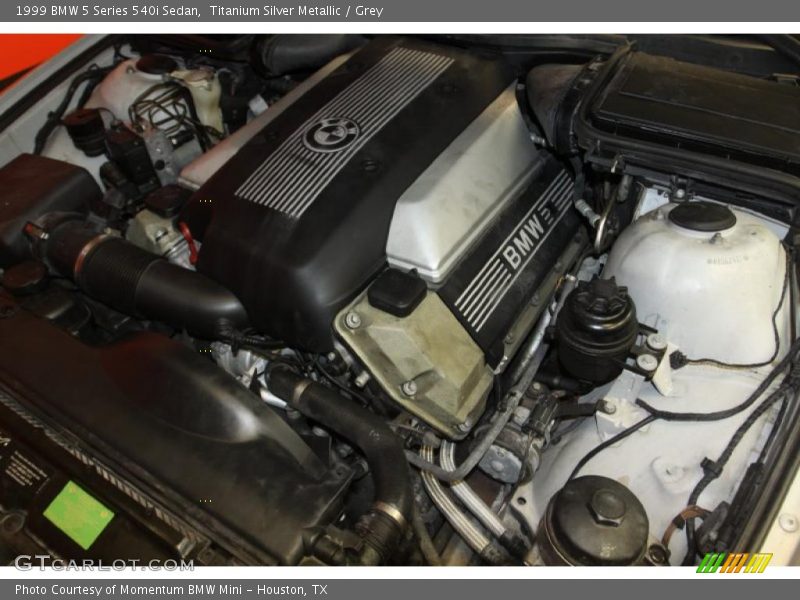  1999 5 Series 540i Sedan Engine - 4.4L DOHC 32V V8