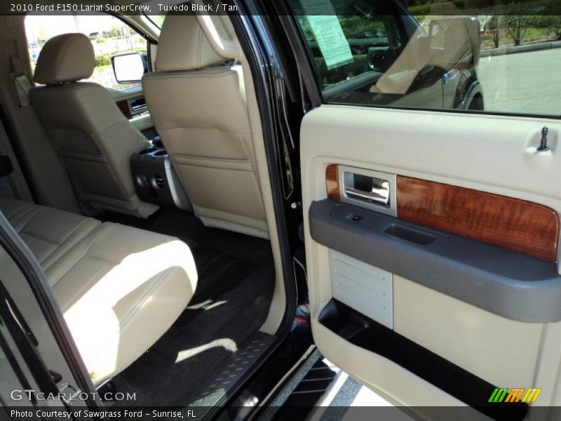 Tuxedo Black / Tan 2010 Ford F150 Lariat SuperCrew
