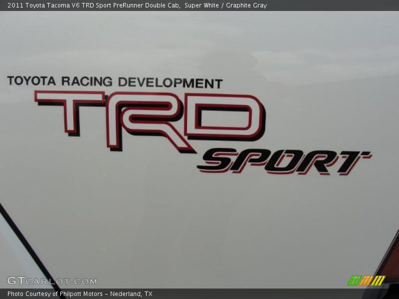 Super White / Graphite Gray 2011 Toyota Tacoma V6 TRD Sport PreRunner Double Cab