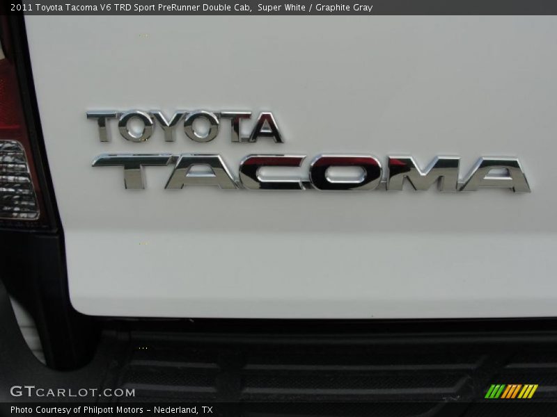 Super White / Graphite Gray 2011 Toyota Tacoma V6 TRD Sport PreRunner Double Cab