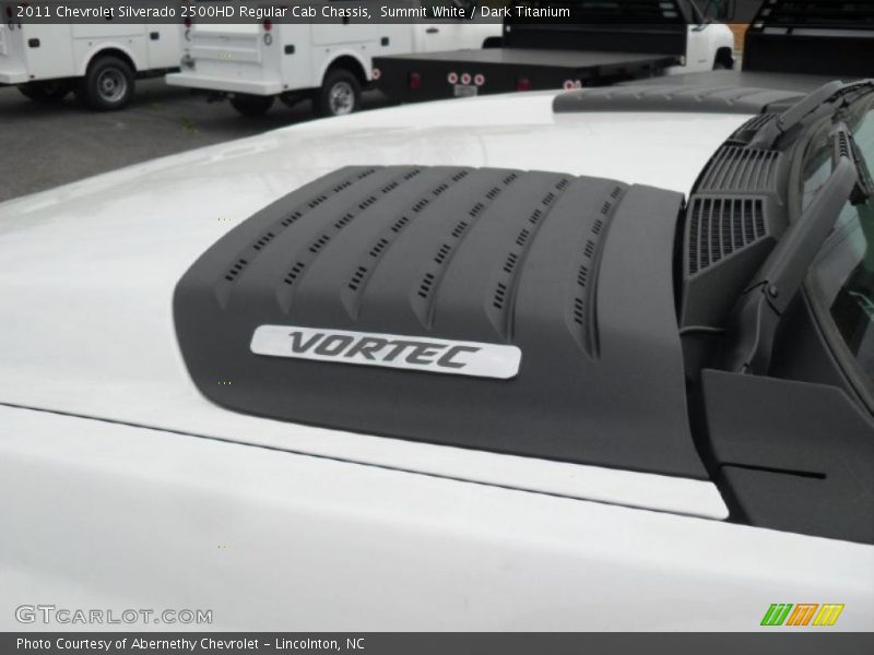 Summit White / Dark Titanium 2011 Chevrolet Silverado 2500HD Regular Cab Chassis