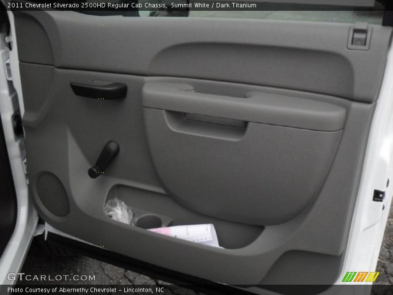 Summit White / Dark Titanium 2011 Chevrolet Silverado 2500HD Regular Cab Chassis