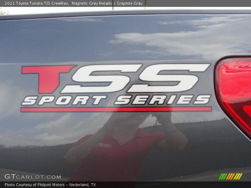  2011 Tundra TSS CrewMax Logo