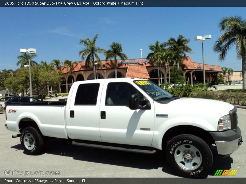 Oxford White / Medium Flint 2005 Ford F350 Super Duty FX4 Crew Cab 4x4