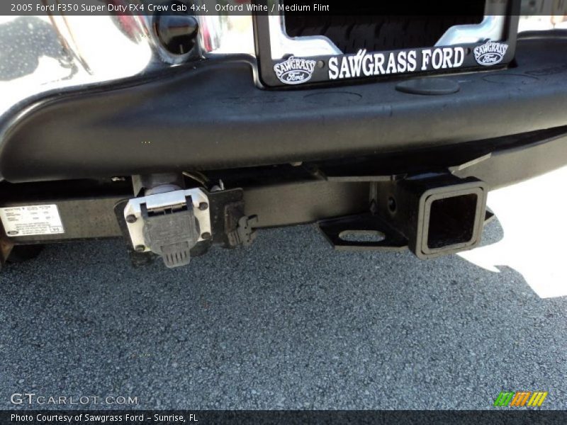 Oxford White / Medium Flint 2005 Ford F350 Super Duty FX4 Crew Cab 4x4