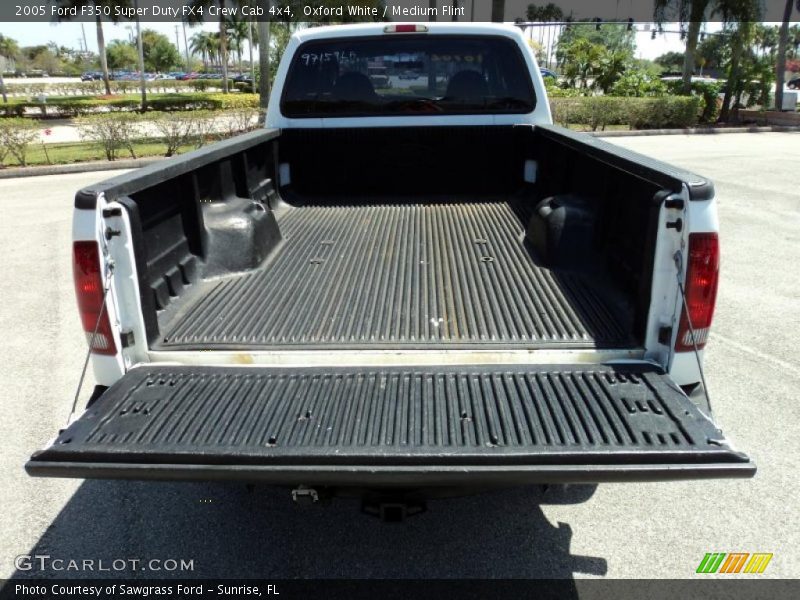 Oxford White / Medium Flint 2005 Ford F350 Super Duty FX4 Crew Cab 4x4