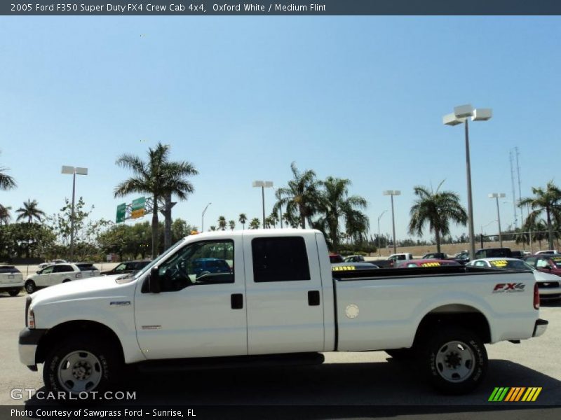 Oxford White / Medium Flint 2005 Ford F350 Super Duty FX4 Crew Cab 4x4