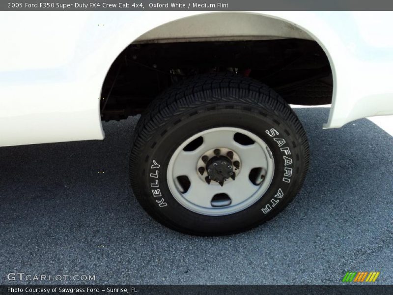 Oxford White / Medium Flint 2005 Ford F350 Super Duty FX4 Crew Cab 4x4