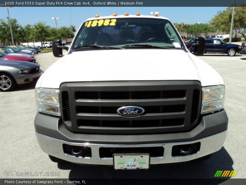 Oxford White / Medium Flint 2005 Ford F350 Super Duty FX4 Crew Cab 4x4