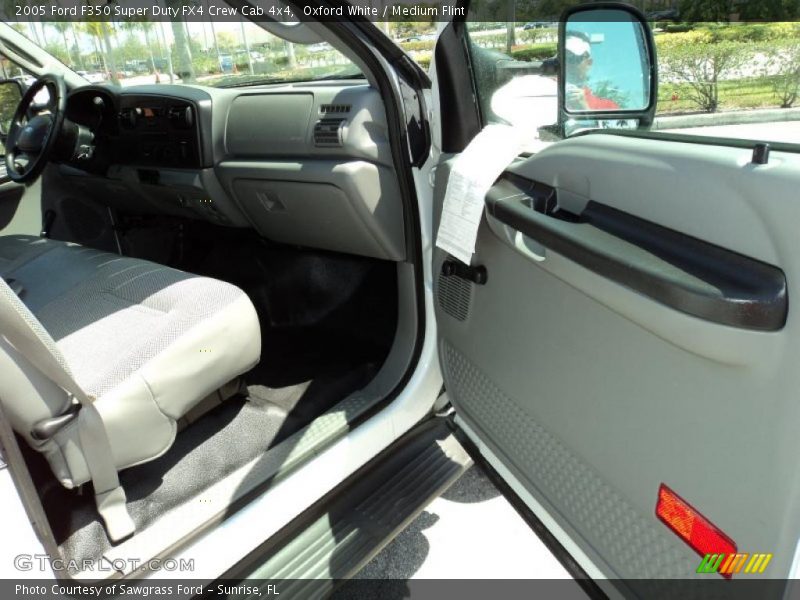Oxford White / Medium Flint 2005 Ford F350 Super Duty FX4 Crew Cab 4x4