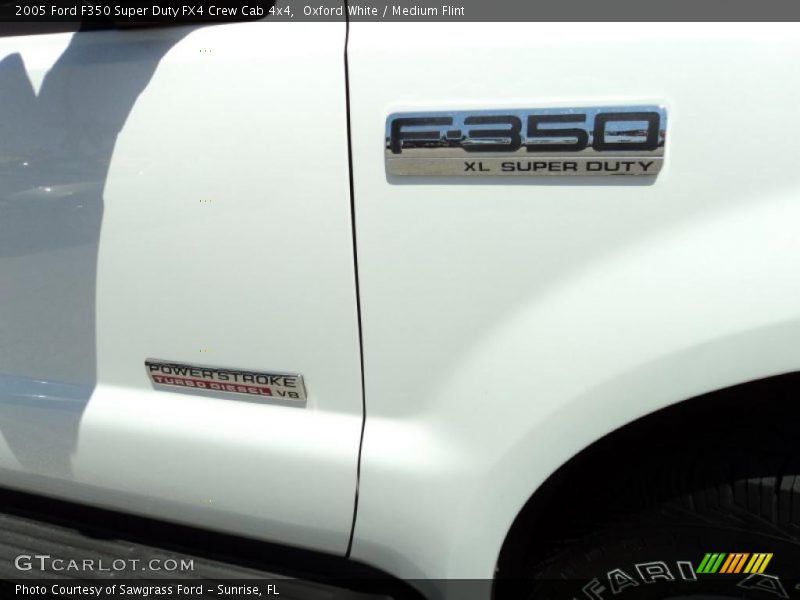 Oxford White / Medium Flint 2005 Ford F350 Super Duty FX4 Crew Cab 4x4