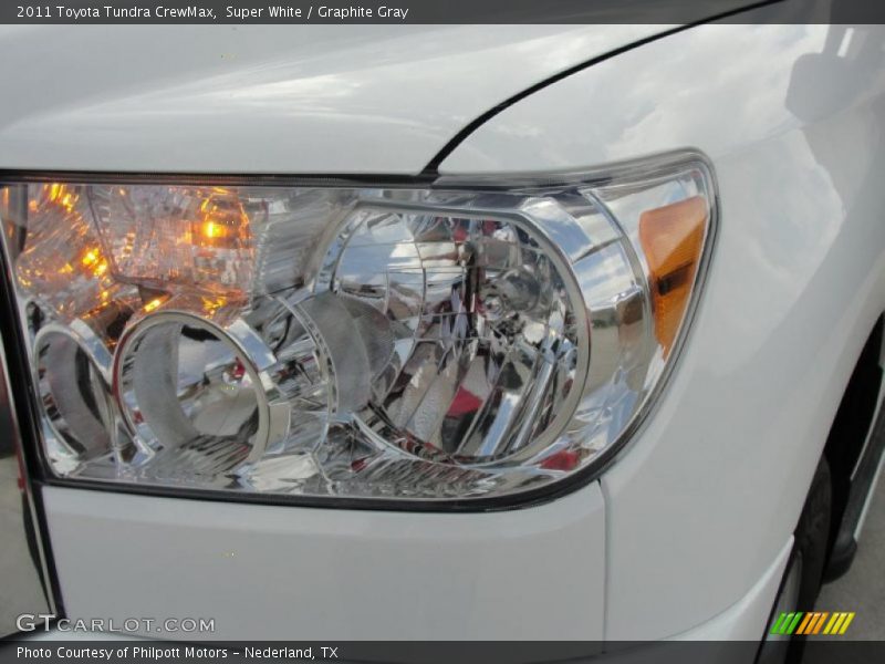Super White / Graphite Gray 2011 Toyota Tundra CrewMax